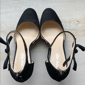 Women’s Nine West suede heels